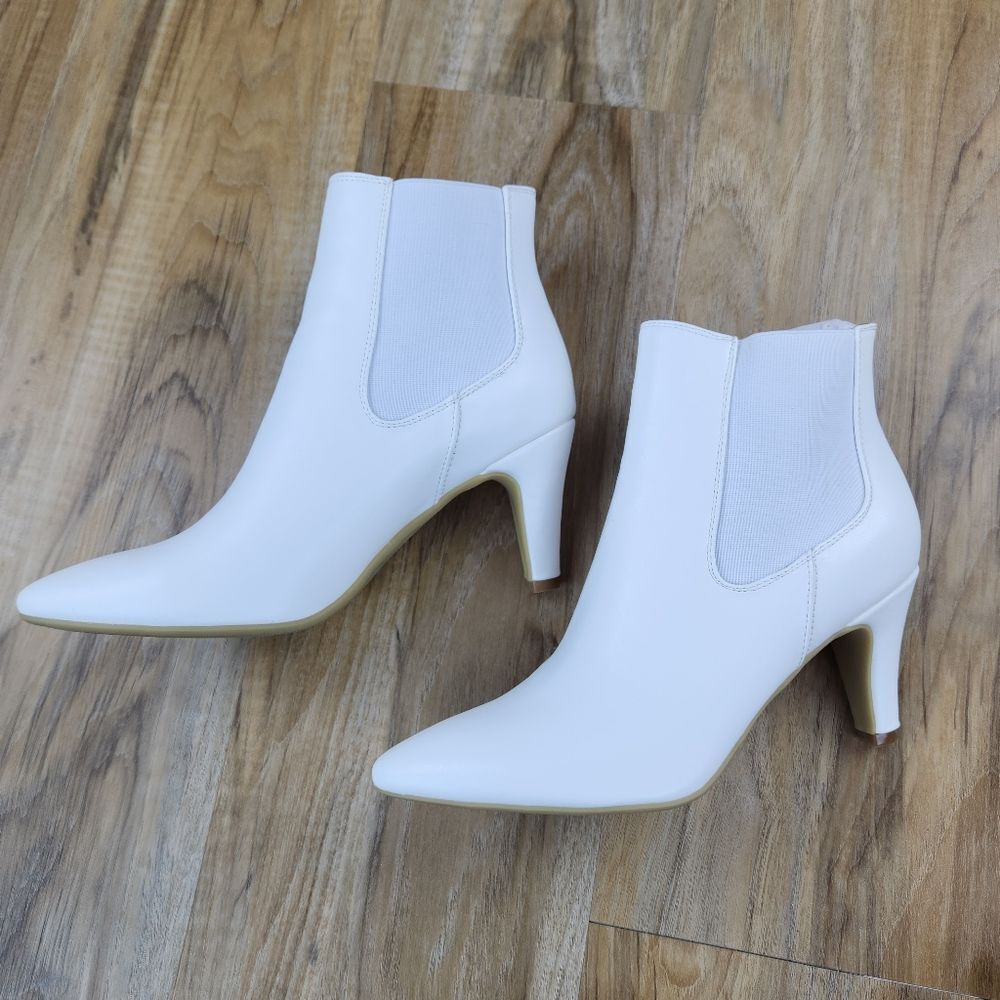 🩵NIB White Clara Faux Leather Ankle Booties Size 8 - Picture 6 of 9